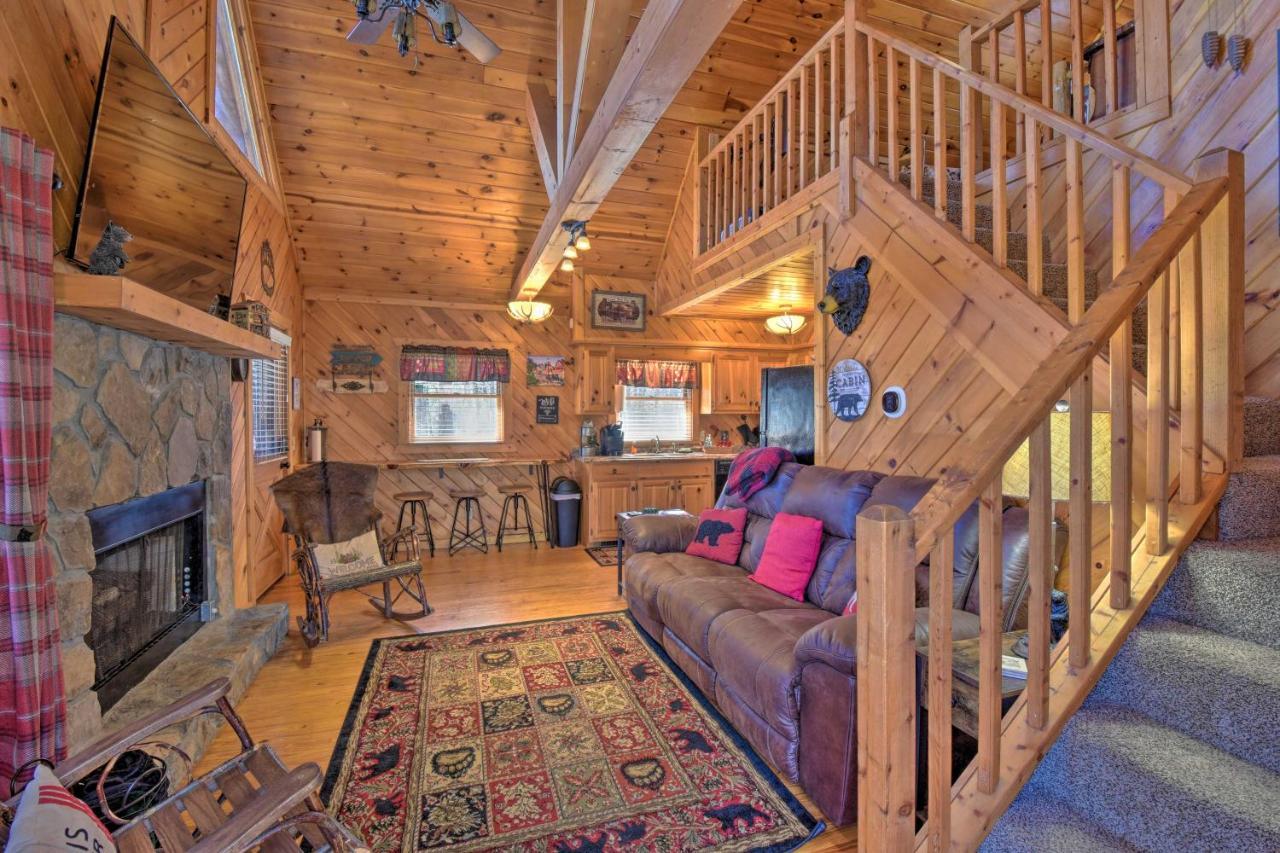 Helen Cabin With Deck And Hot Tub Less Than Half Mi To Main St 외부 사진