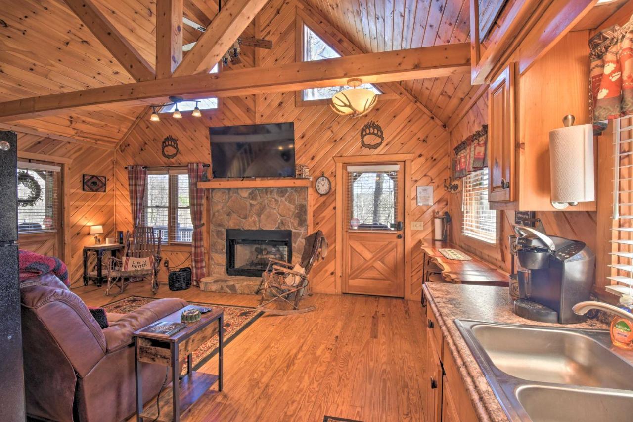 Helen Cabin With Deck And Hot Tub Less Than Half Mi To Main St 외부 사진