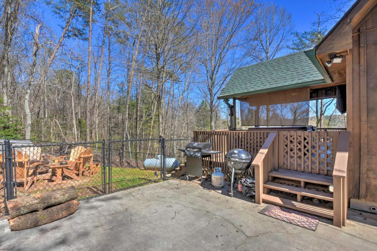 Helen Cabin With Deck And Hot Tub Less Than Half Mi To Main St 외부 사진