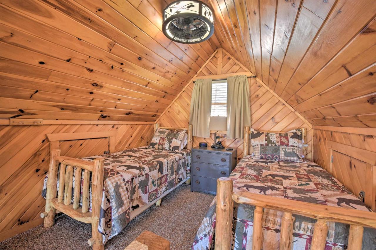 Helen Cabin With Deck And Hot Tub Less Than Half Mi To Main St 외부 사진